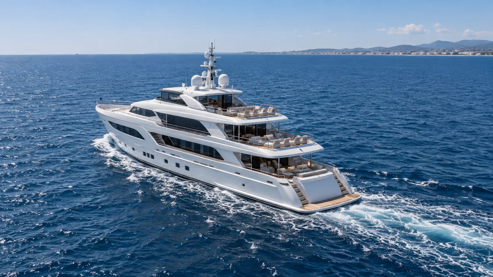 Location de superyacht à Cannes